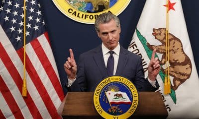 Fotografía de archivo del gobernador del estado de California, Gavin Newsom, durante una conferencia de prensa, en Sacramento (CA, EE.UU.). EFE/John G. Mabanglo