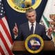 Fotografía de archivo del gobernador del estado de California, Gavin Newsom, durante una conferencia de prensa, en Sacramento (CA, EE.UU.). EFE/John G. Mabanglo