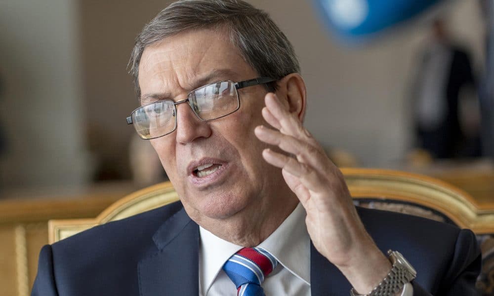 El canciller de Cuba, Bruno Rodríguez Parrilla, habla en una entrevista con EFE este miércoles, en Nueva York (Estados Unidos). EFE/ Ángel Colmenares