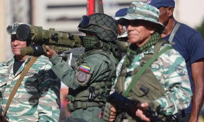 Fotografía del 23 de septiembre de 2025 que muestra a integrantes de la Fuerza Armada Nacional Bolivariana (FANB) que participan en un ejercicio militar en Caracas (Venezuela). EFE/ Miguel Gutiérrez