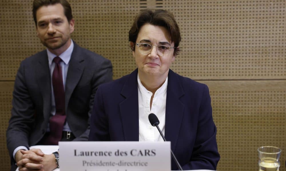 La presidenta y directora del Louvre, Laurence des Cars antes de comparecer antes los senadores tras el espectacular robo en el Louvre, en el Senado francés en París, Francia, 22 de octubre de 2025.
EFE/EPA/YOAN VALAT