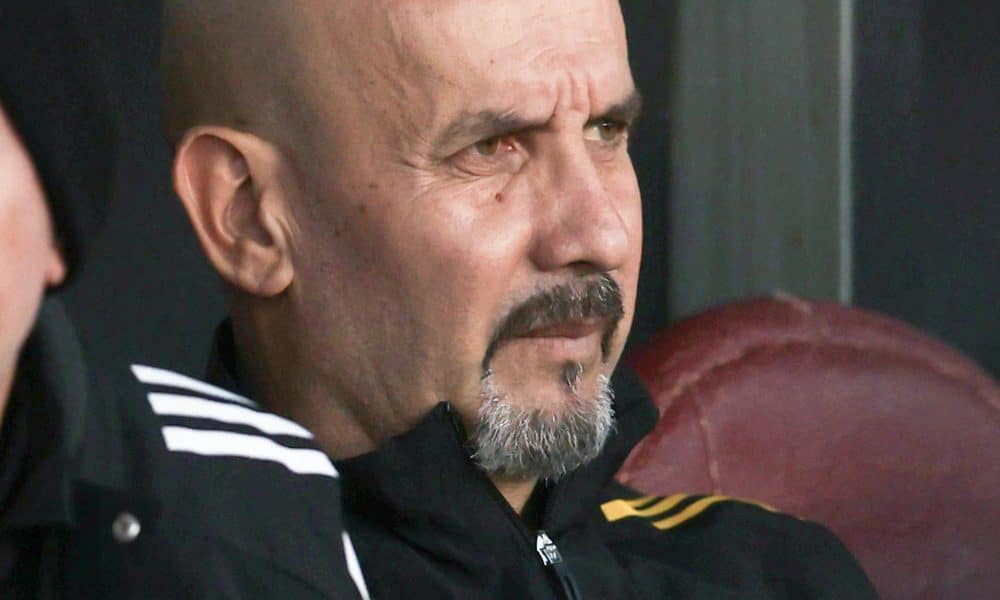 El entrenador argentino Jorge Sampaoli necesita dar un golpe de timón este  martes al rumbo de Atlético Mineiro, que comenzará las semifinales de la Copa Sudamericana en la cancha de Independiente del Valle, cuyo presente es mucho mas exitoso. EFE/ Luis Gandarillas