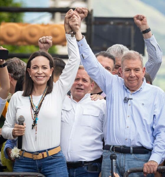 Fotografía de archivo del 30 de julio de 2024 de la líder opositora María Corina Machado junto a Edmundo González Urrutia, durante un acto en Caracas (Venezuela). EFE/ Ronald Peña R
