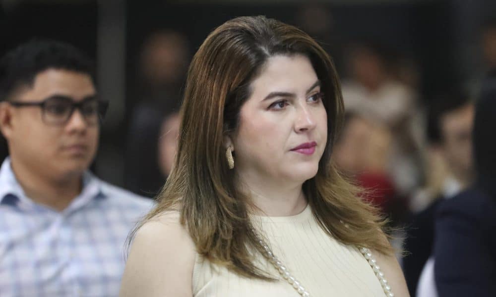 Foto de archivo de la consejera del Consejo Nacional Electoral de Honduras, Cossette López. EFE/ Gustavo Amador