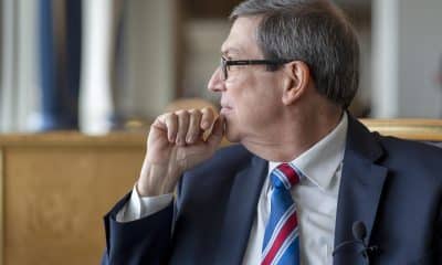 El canciller de Cuba, Bruno Rodríguez Parrilla, posa en una entrevista con EFE este miércoles, en Nueva York (Estados Unidos). EFE/ Ángel Colmenares