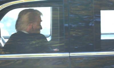 El presidente estadounidense Donald Trump fue visto en su vehículo en el hotel Hilton de Gyeongju, provincia de Gyeongsang del Norte, en el sureste de Corea del Sur. EFE/EPA/YONHAP