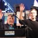 Steve Witkoff (i), enviado especial de Estados Unidos al Medio Oriente, y Jared Kushner, yerno del presidente de Estados Unidos y mediador en el conflicto palestino-israelí, fueron captados el pasado 11 de octubre, al saludar en la 'Plaza de los Rehenes' en Tel Aviv (Israel). EFE/Abir Sultan