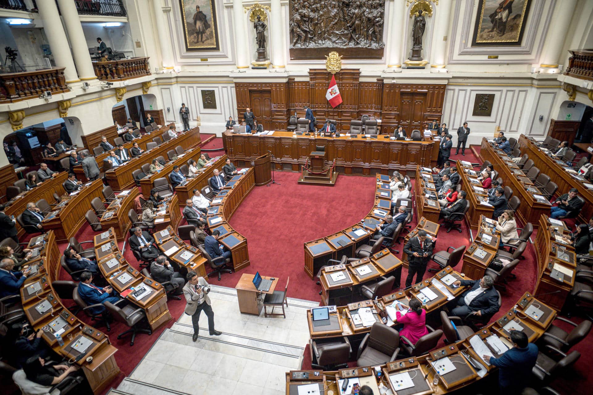 Fotografía general del Congreso de la República del Perú este jueves, en Lima (Perú). EFE/ John Reyes Mejía