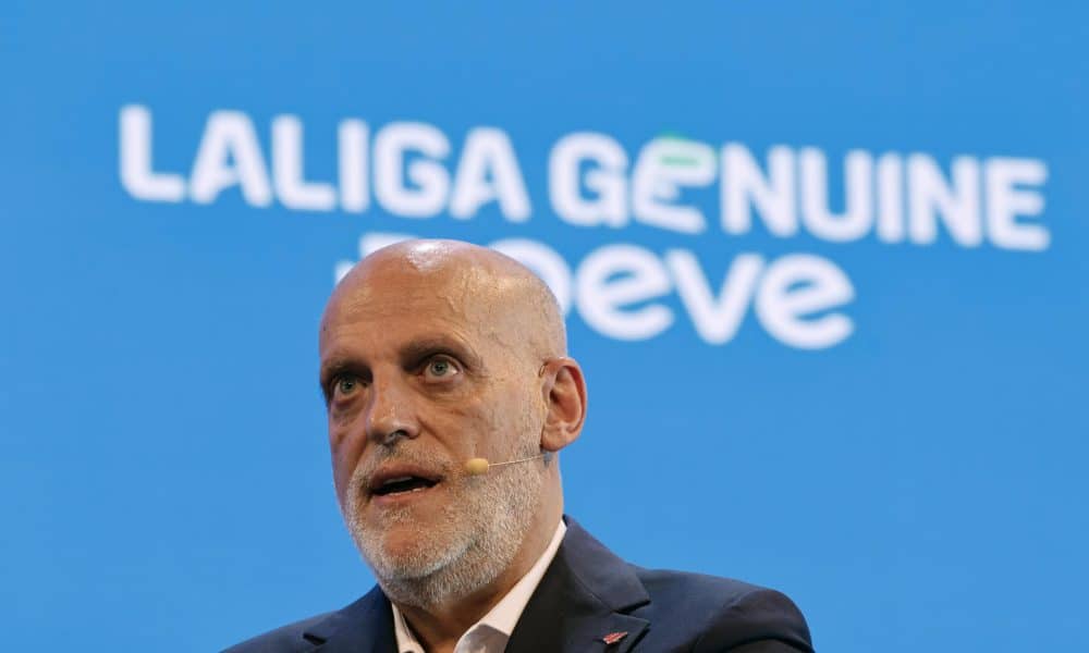 Javier Tebas, presidente de LaLiga, atiende a los medios durante la presentación del documental "El Sentido", sobre LaLiga Genuine Moeve, competición formada por equipos del colectivo de personas con discapacidad intelectual, este lunes en Madrid. EFE/Sergio Pérez