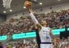 El jugador del Joventut de Badalona Adam Hanga entra a canasta ante el Covirán Granada, durante el partido de la Liga Endesa contra el Joventut de Badalona, en el Palacio de los Deportes de Granada. EFE/ Pepe Torres
