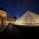 Foto de archivo con una vista de la pirámide de la entrada al museo del Louvre, en París EFE/IAN LANGSDON