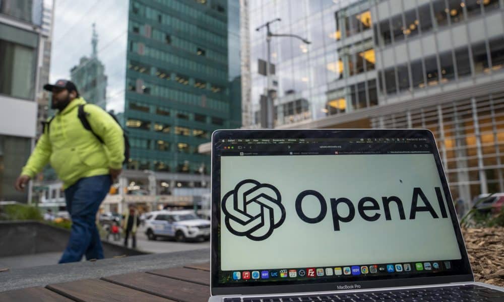 Fotografía de archivo de un computador con el logo de OpenAI en Nueva York (Estados Unidos). EFE/ Angel Colmenares
