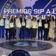Fotografía donde se observa a los premiados durante la 81ª Asamblea General de la SIP este sábado, en Punta Cana (República Dominicana). La Sociedad Interamericana de Prensa (SIP) entregó los Premios a la Excelencia Periodística, un total de 12 galardones que incluyen 24 menciones honoríficos que premian trabajos de América y España. EFE/ Pau Mompó Alberola