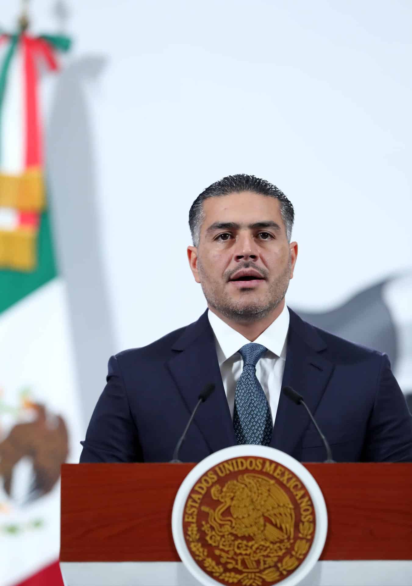 El secretario de Seguridad y Protección Ciudadana, Omar García Harfuch, habla en la rueda de prensa diaria de la presidenta de México, Claudia Sheinbaum, este martes, en Palacio Nacional de la Ciudad de México (México). EFE/Mario Guzmán