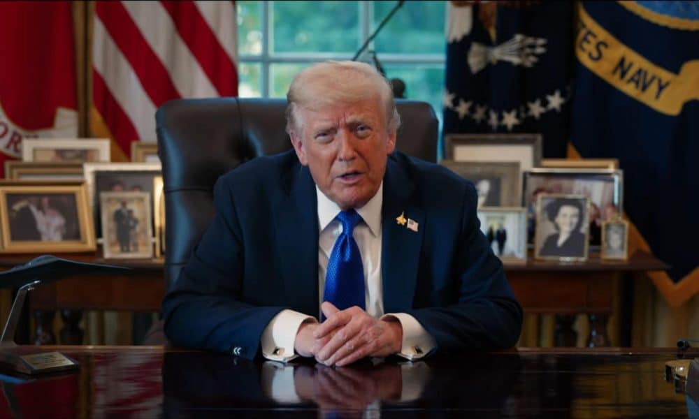 Captura de un video de la cuenta oficial en YouTube @WhiteHouse de la Casa Blanca que muestra al Presidente de Estados Unidos, Donald Trump, hablando este viernes en Washington (Estados Unidos). EFE/ @WhiteHouse/ SOLO USO EDITORIAL/ NO VENTAS/ SOLO DISPONIBLE PARA ILUSTRAR LA NOTICIA QUE ACOMPAÑA (CRÉDITO OBLIGATORIO)
