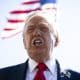 Fotografía de archivo del 5 de octubre de 2025, que muestra al presidente de Estados Unidos, Donald Trump, hablando con los medios de comunicación en el Jardín Sur de la Casa Blanca, en Washington (EE.UU.). EFE/ Graeme Sloan / Pool