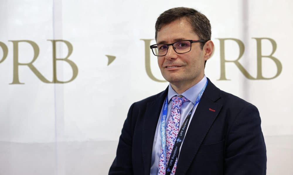 El jurista español Rafael Maldonado de Guevara posa durante una entrevista con EFE este martes, en la Universidad de Puerto Rico, en Bayamón (Puerto Rico). EFE/ Thais Llorca