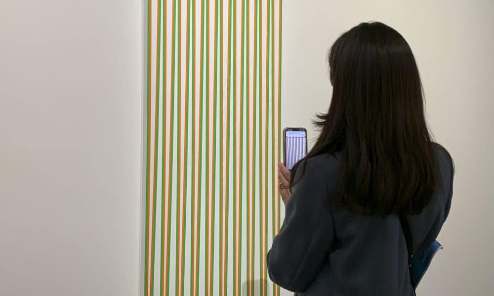 PARÍS, 17/10/2025.-départ' ('Punto de partida'), dedicada a la artista británica, figura clave del arte del siglo XX, que dialoga directamente con la obra de Georges Seurat, el maestro del puntillismo que el Museo de Orsay de París inaugura el próximo 21 de octubre. EFE/ Isabel Rodríguez Ramiro