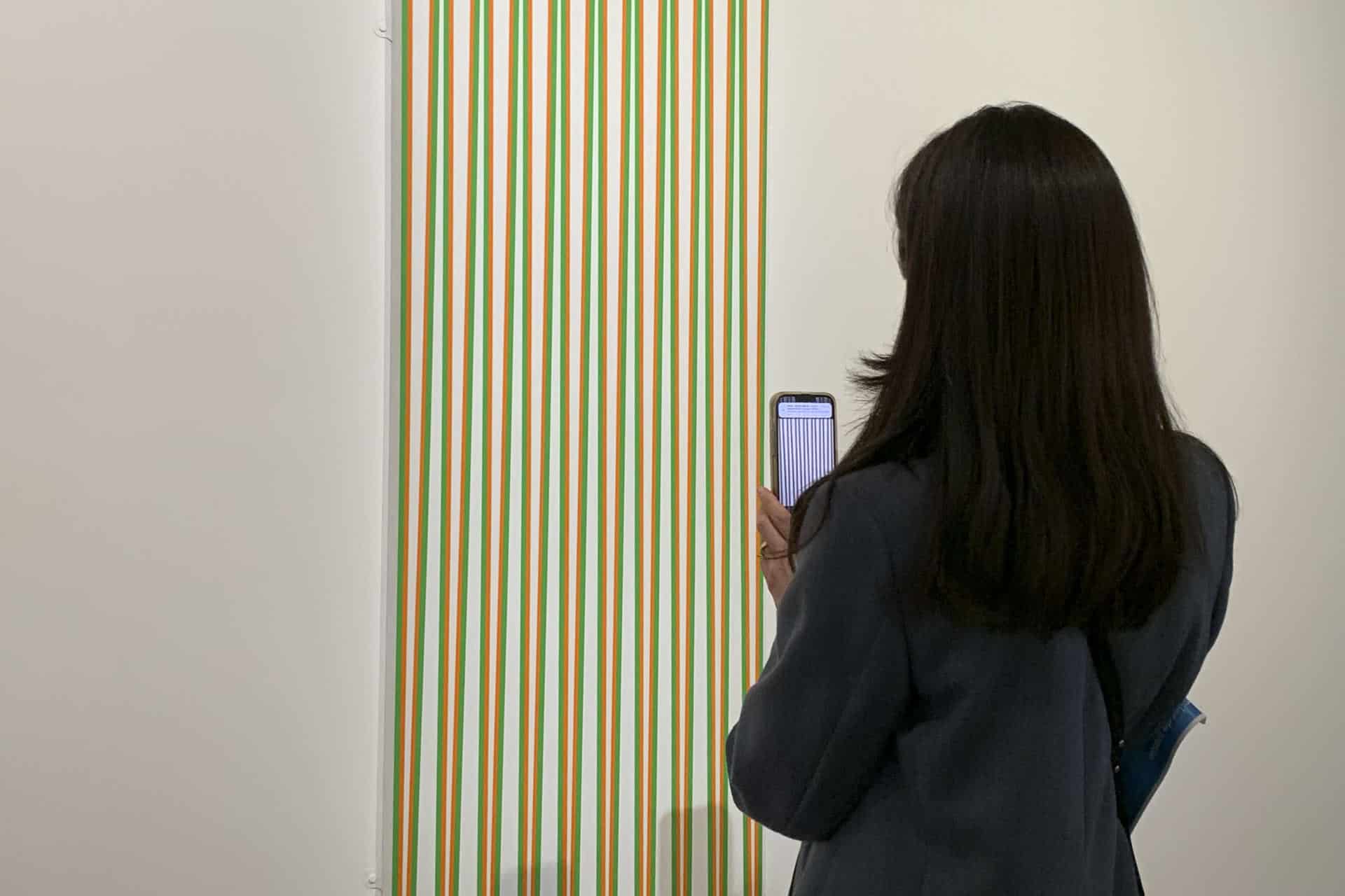 PARÍS, 17/10/2025.-départ' ('Punto de partida'), dedicada a la artista británica, figura clave del arte del siglo XX, que dialoga directamente con la obra de Georges Seurat, el maestro del puntillismo que el Museo de Orsay de París inaugura el próximo 21 de octubre. EFE/ Isabel Rodríguez Ramiro