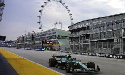 Fernando Alonso (Aston Martin) durante los entrenamientos libres para el Gran Premio de Fórmula Uno de Singapur. EFE/EPA/TOM WHITE