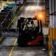 Foto de archivo de trabajadores de la empresa Toyota durante su jornada laboral en la planta de la ciudad de Zarate, en la provincia de Buenos Aires (Argentina). EFE/ Juan Ignacio Roncoroni