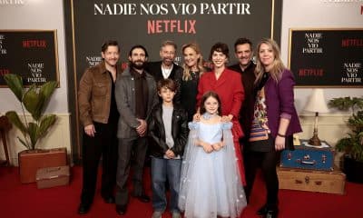 El elenco de la nueva serie de Netflix ‘Nadie nos vio partir’, posa durante la alfombra roja este martes, en Ciudad de México (México). EFE/ José Méndez