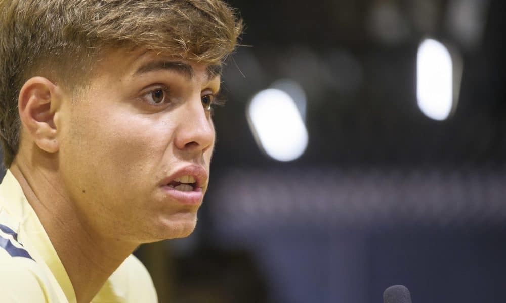 Fotografía de Ángel Medina G., en la que puede verse en una imagen de archivo del 25 de julio de 2025 al futbolista uruguayo Jeremía Recoba durante su presentación como jugador de Las Palmas. EFE