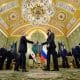 El presidente ruso Vladímir Putin (L) y el presidente interino sirio Ahmad al-Sharaa se dan la mano durante su reunión en el Gran Palacio del Kremlin en Moscú, Rusia, 15 de octubre de 2025. (Rusia, Siria, Moscú) EFE/EPA/ALEXANDER ZEMLIANICHENKO / POOL