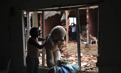 Fotografía de una casa afectada por una explosión este 9 de octubre de 2025, en Robles, Jamundí (Colombia). EFE/ Ernesto Guzmán