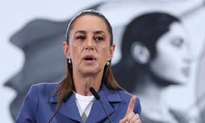 La presidenta de México, Claudia Sheinbaum, habla durante una rueda de prensa este lunes, en el Palacio Nacional de Ciudad de México (México). EFE/ Mario Guzmán