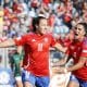 Sonya Keefe (i) marcó doblete en el triunfo por 5-0 de Chile ante Bolivia en el estadio El Teniente, en Rancagua. EFE/Elvis González
