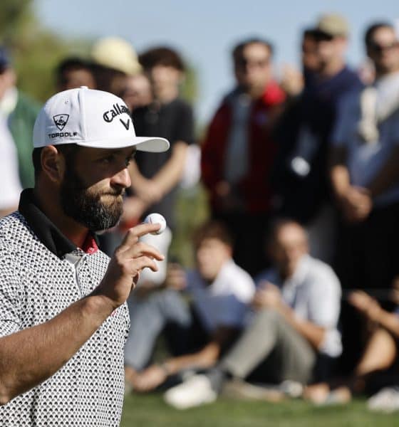 Fotografía de Sergio Pérez, en la que puede verse en una imagen del pasado 11 de octubre al golfista español Jon Rahm en plena competición. EFE