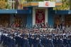 Los reyes de España, Felipe VI y Letizia, presiden el desfile de las Fuerzas Armadas con motivo de la Fiesta Nacional junto a sus hijas, la princesa Leonor y la infanta Sofía. EFE/Borja Sánchez-Trillo

