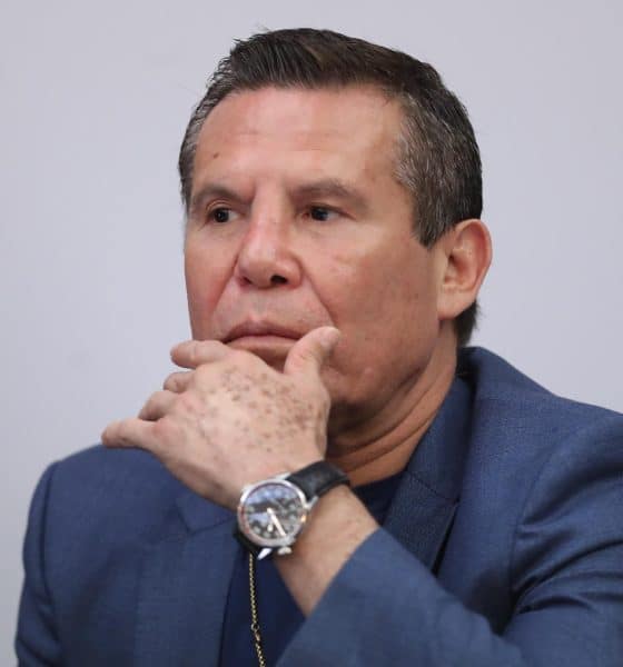 Fotografía de archivo del exboxeador mexicano Julio Cesar Chávez durante una conferencia de prensa en la Ciudad de México (México). EFE /Mario Guzmán