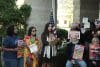 Defensores comunitarios de la Red de Respuesta Rápida del Condado de Will, funcionarios electos y líderes comunitarios, participan de una rueda de prensa este miércoles, en Joliet (EE.UU.). EFE/ Guillermo Azábal