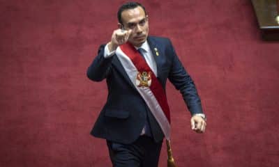 Foto de archivo del presidente interino de Perú, José Jerí Oré tras jurar su cargo ante el Pleno del Congreso en Lima, (Perú). EFE/ John Reyes Mejía