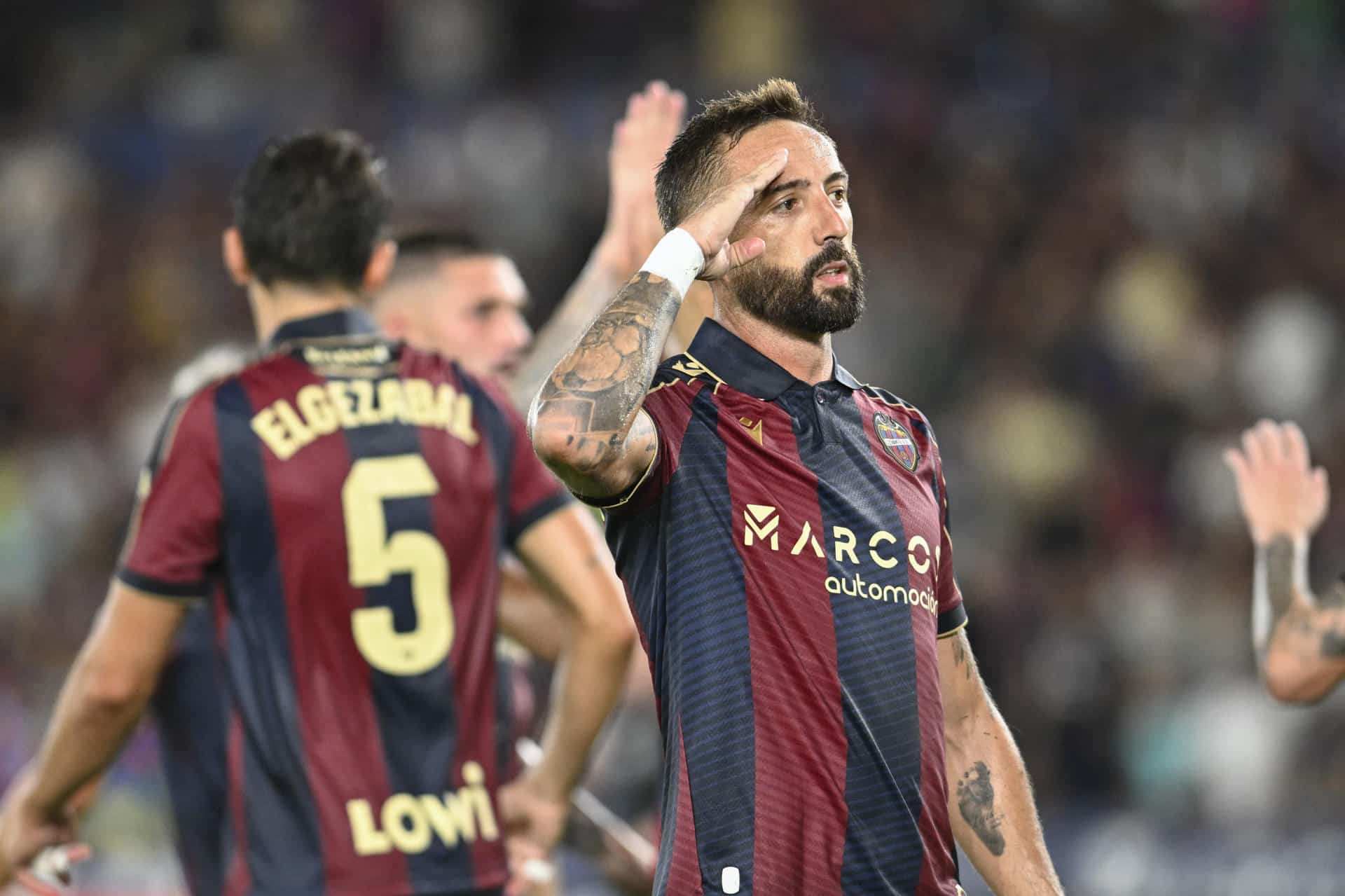 El delantero del Levante José Luis Morales celebra tras marcar el segundo gol ante el Barcelona. Imagen de archivo. EFE/Andreu Esteban