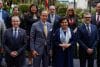 La canciller de Ecuador, Gabriela Sommerfeld (c-d), y su homólogo de Panamá, Javier Martínez Acha (c-i), posan junto a sus delegaciones este viernes, durante la II Reunión de Consultas Políticas entre Ecuador y Panamá. EFE/ José Jácome