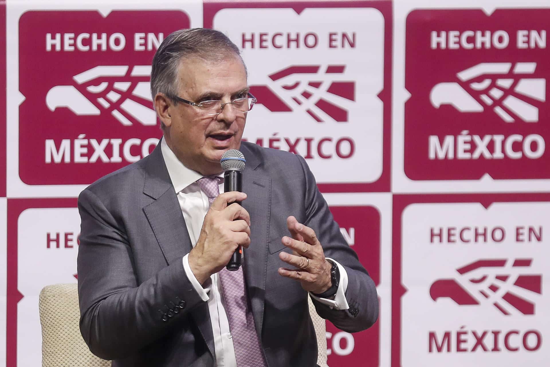 Fotografía de archivo del secretario de Economía de México, Marcelo Ebrard, hablando en un evento en Ciudad de México (México). EFE/ Isaac Esquivel