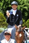 Alejandro Salazar, de Guatemala, celebra junto a su caballo Maranello la medalla de oro en la competencia de ecuestre por la categoría individual de los XII Juegos Centroamericanos, en Ciudad de Guatemala (Guatemala). EFE/Alex Cruz