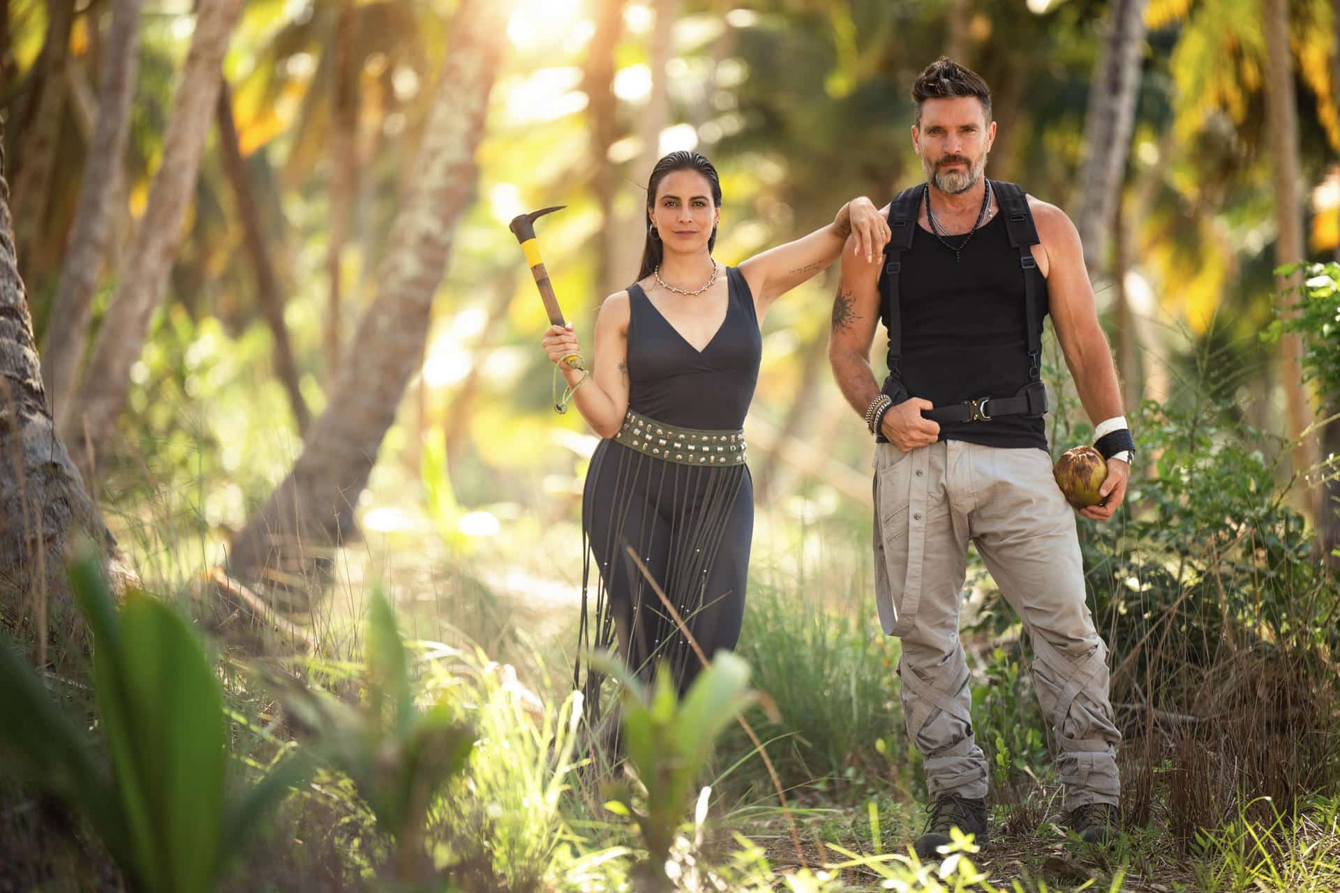 Fotografía sin fecha específica de toma cedida por TelevisaUnivision de la periodista mexicana Valeria Marín y el actor argentino Julián Gil durante el rodaje del reality 'El Conquistador'. EFE/ Televisaunivision /SOLO USO EDITORIAL/NO VENTAS/ SOLO DISPONIBLE PARA ILUSTRAR LA NOTICIA QUE ACOMPAÑA (CRÉDITO OBLIGATORIO)