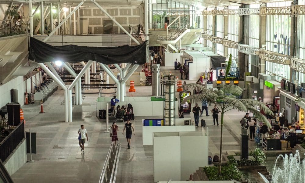 Fotografía del 02 de agosto de 2025 que muestra las obras de ampliación del aeropuerto de Belém (Brasil). Las obras del aeropuerto presentan un avance del 85 % a menos de 100 días en que la ciudad brasileña acoja la próxima Conferencia sobre el Cambio Climático de la ONU (COP30). EFE/ Marx Vasconcelos/Archivo