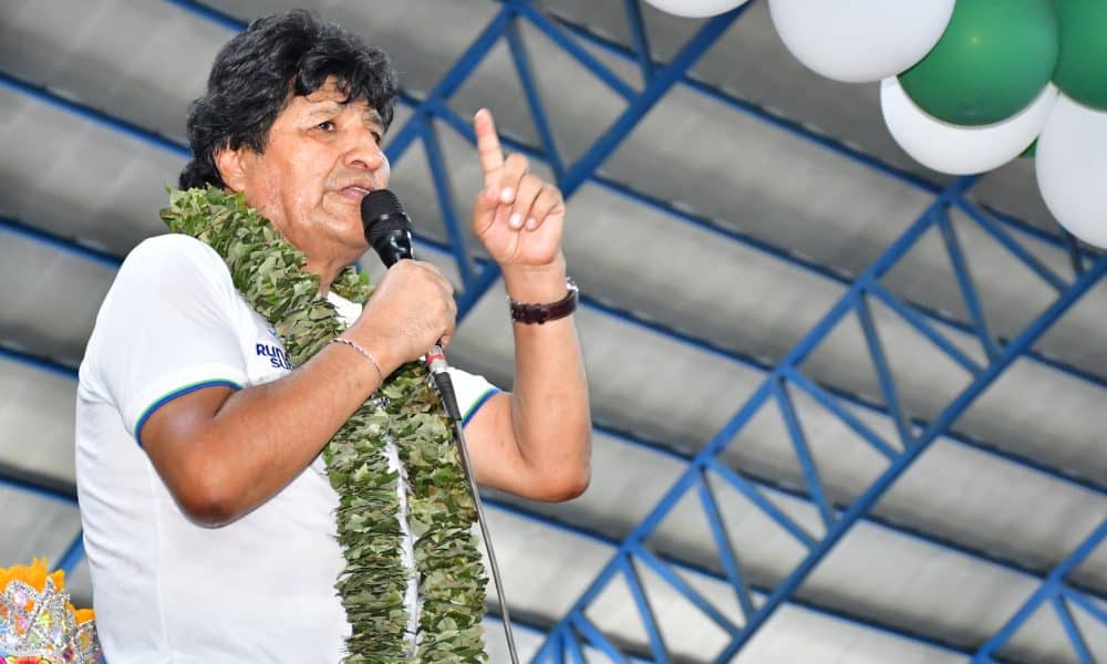 El expresidente boliviano Evo Morales habla este sábado durante un evento en Villa Tunari (Bolivia). EFE/Jorge Abrego