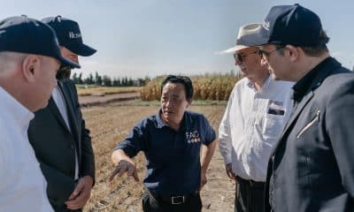 Fotografía cedida este martes por la Organización de las Naciones Unidas para la Alimentación y la Agricultura (FAO) de su titular QU Dongyu (c), durante una visita al municipio de Españita en Tlaxcala (México). EFE/Organización de las Naciones Unidas para la Alimentación y la Agricultura/SOLO USO EDITORIAL/NO VENTAS/SOLO DISPONIBLE PARA ILUSTRAR LA NOTICIA QUE ACOMPAÑA (CRÉDITO OBLIGATORIO)