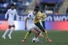 Kutlwano Letlhaku (atrás), de Sudáfrica, disputa el balón con Reed Baker-Whiting, de Estados Unidos, en el cierre del grupo E del Mundial Sub-20 en Chile. EFE/Ailen Díaz
