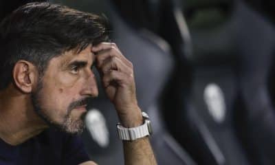 El serbio Veljko Paunovic, destituido pro el Real Oviedo, es el primer entrenador cesado en LaLiga EA Sports esta temporada. EFE/Kai Försterling
