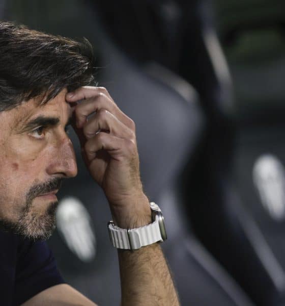 El serbio Veljko Paunovic, destituido pro el Real Oviedo, es el primer entrenador cesado en LaLiga EA Sports esta temporada. EFE/Kai Försterling