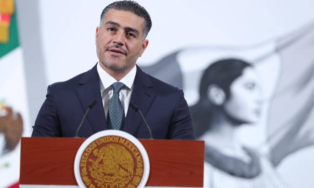 El secretario de Seguridad y Protección Ciudadana, Omar García Harfuch, habla en la rueda de prensa diaria de la presidenta de México, Claudia Sheinbaum, en Palacio Nacional de la Ciudad de México (México). Imagen de archivo. EFE/Mario Guzmán