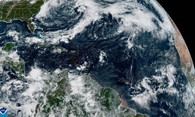 Fotografía satelital cedida este miércoles por la Oficina Nacional de Administración Oceánica y Atmosférica de Estados Unidos (NOAA), a través del Centro Nacional de Huracanes (NHC), donde se muestra el estado del clima en el Atlántico. EFE/NOAA-NHC /SOLO USO EDITORIAL /NO VENTAS /SOLO DISPONIBLE PARA ILUSTRAR LA NOTICIA QUE ACOMPAÑA /CRÉDITO OBLIGATORIO