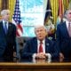 EFE/EPA/Aaron Schwartz - Pool via CNP / POOL